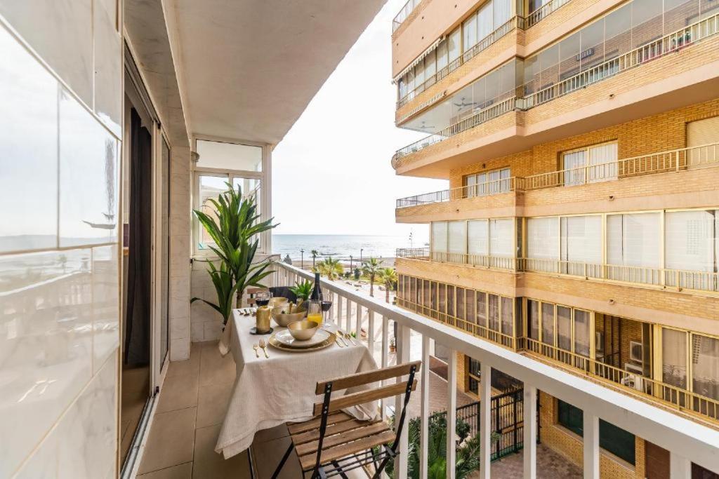 Seaside Boutique Apartment フエンヒロラ エクステリア 写真